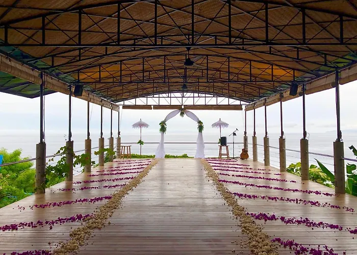 Bloo Lagoon Eco Village *