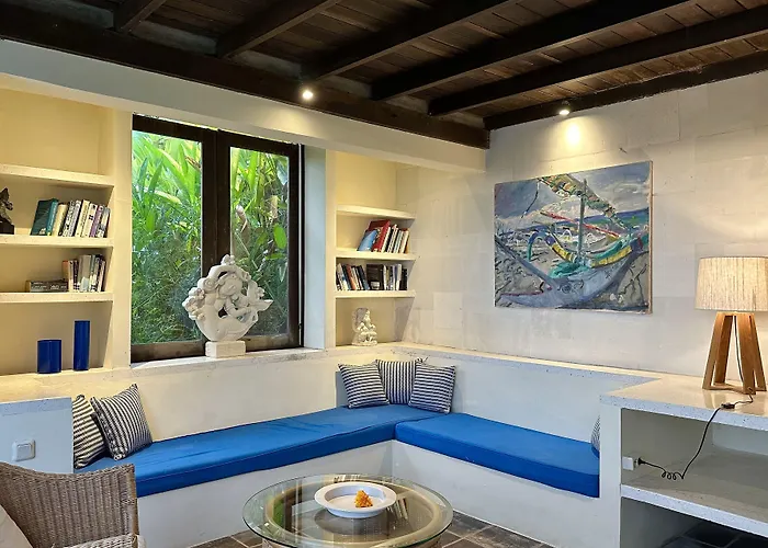 Bloo Lagoon Eco Village *