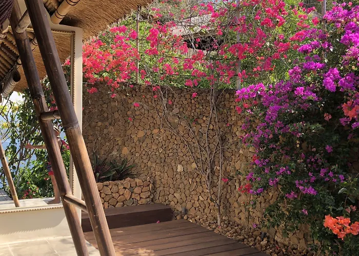 Bloo Lagoon Eco Village Villa